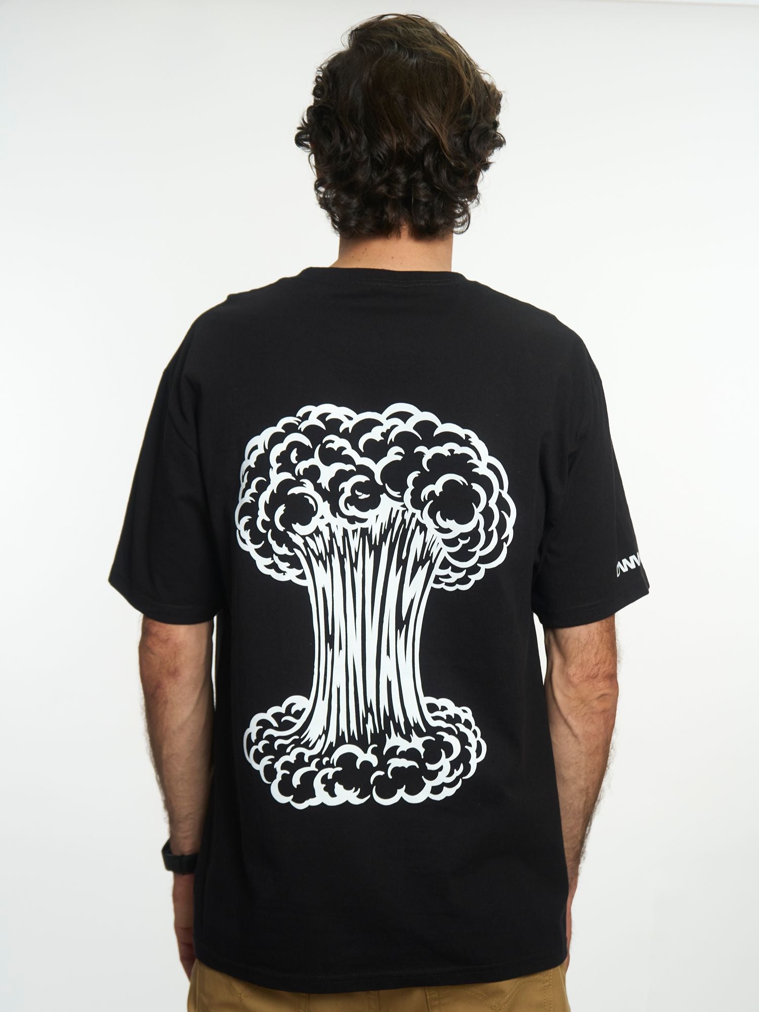 CANVAS BIG BANG TEE - Negro